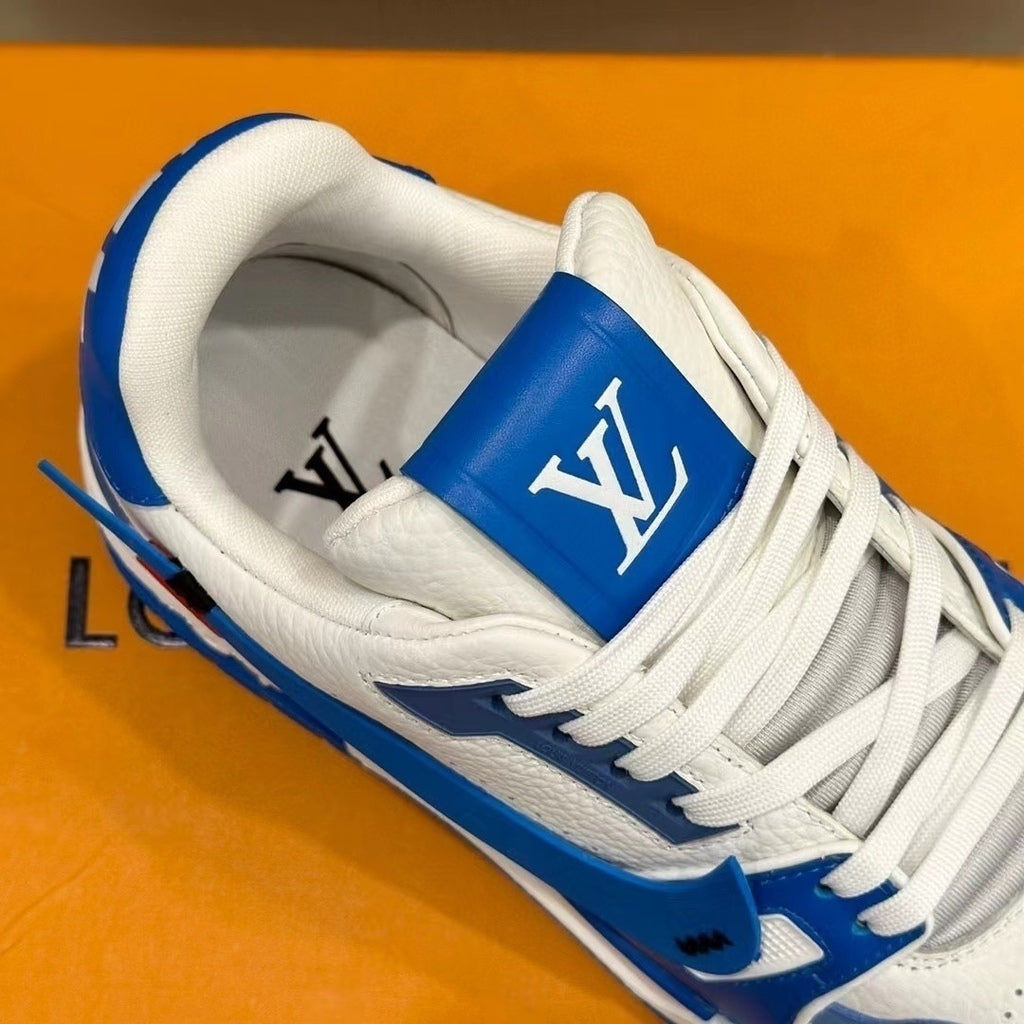 Tênis Couro Branco com Detalhe Azul Cano Baixo