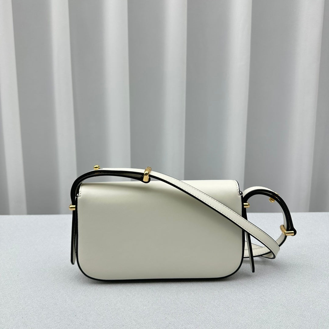 Bolsa Ombro Couro Preto Placa Triangular