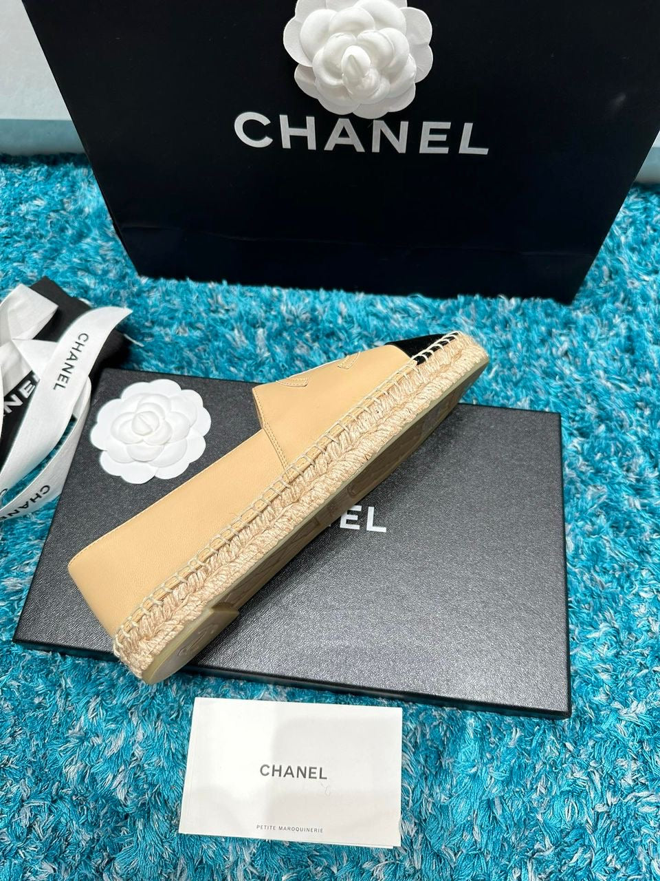 Espadrille Couro Bege e Preto Tira Trançada