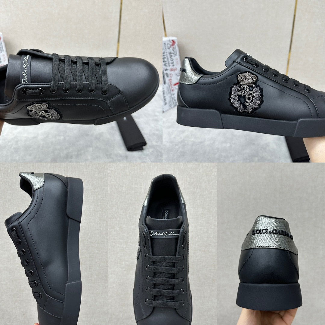 Tênis Couro Preto Detalhe Metálico