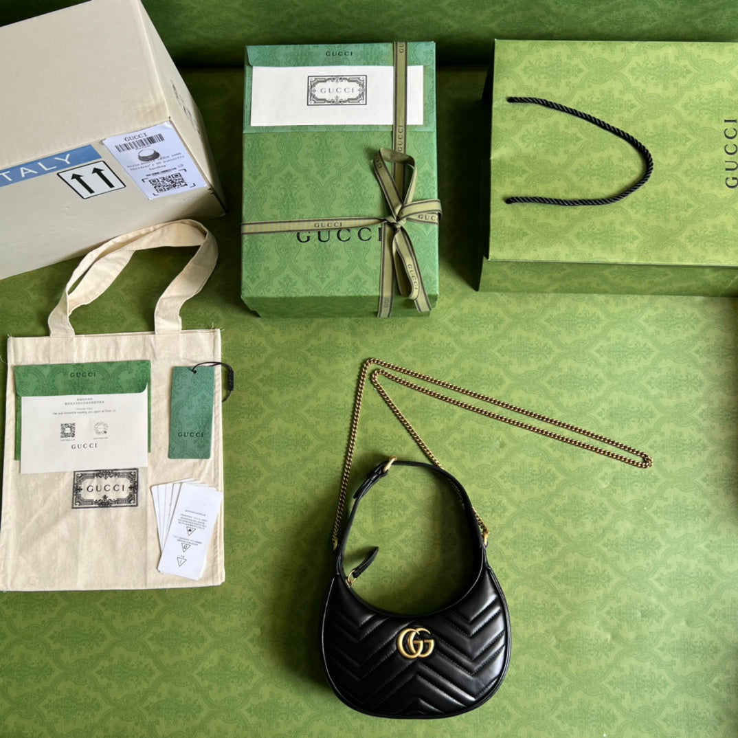 Bolsa Mini Couro Matelassê Letras Entrelaçadas Preto