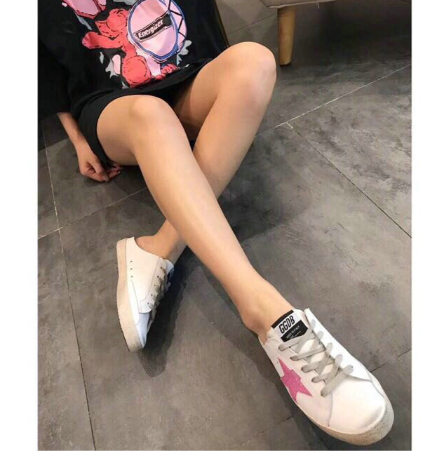 Tênis Slip-on Couro Rosa Com Estrela Aplicada