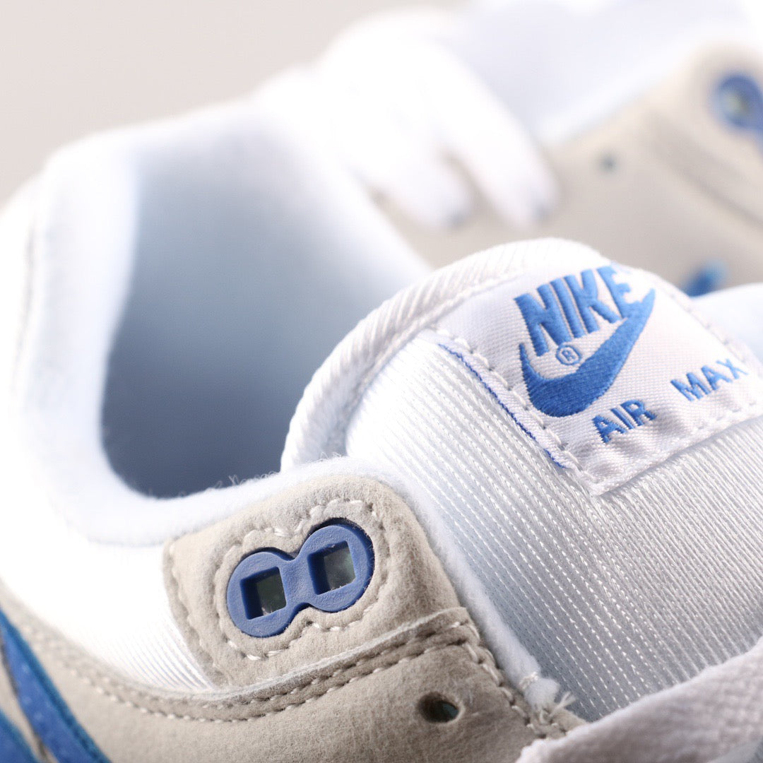 Tênis Runner Malha Azul Royal Detalhe Branco