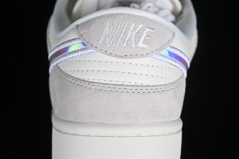 Tênis Cano Baixo Couro Bege Detalhe Iridescente