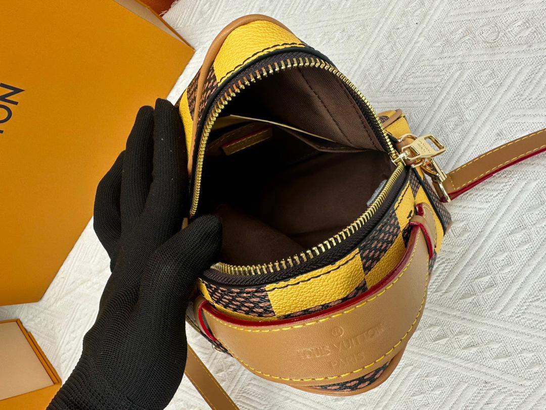Bolsa Mensageiro Couro Padrão Xadrez Amarelo