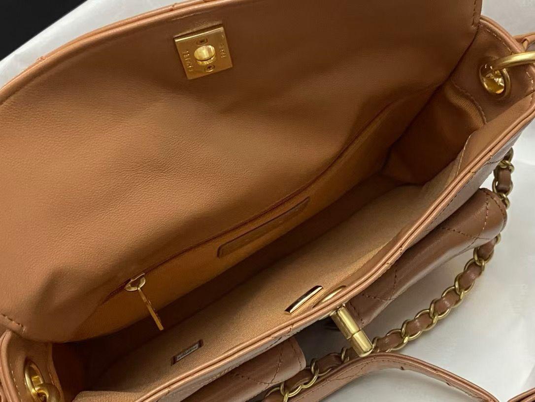 Bolsa Satchel Couro Marrom Claro Corrente Dourada