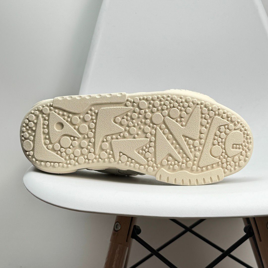 Tênis Couro Casual Branco Detalhes Coloridos