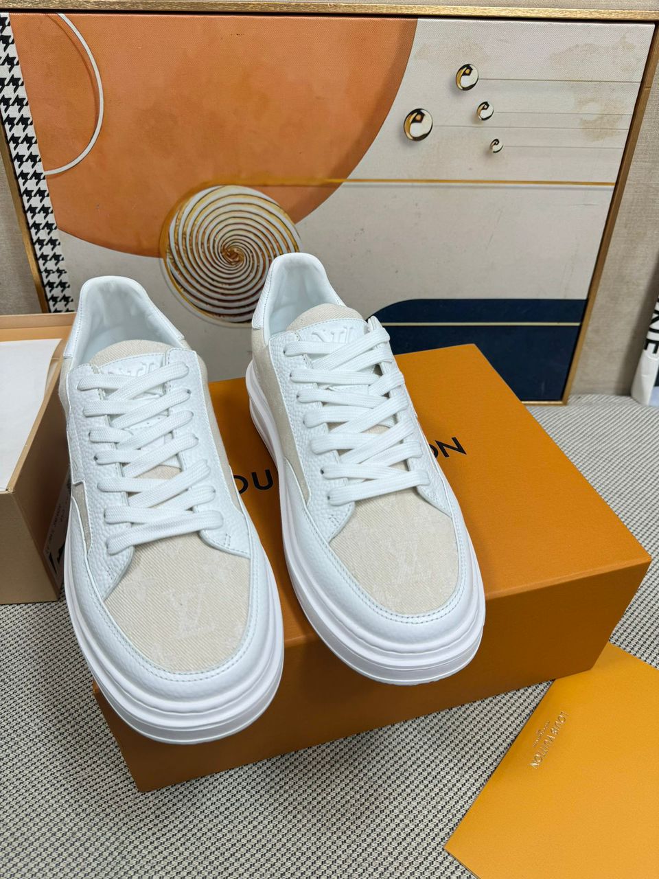 Tênis Couro Branco Off-Branco Detalhe Contrastante