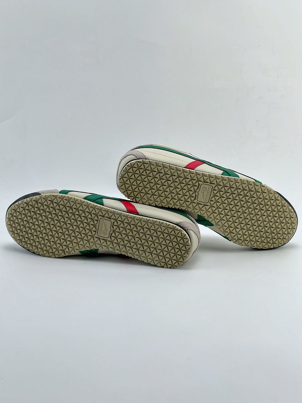 Tênis Retro Couro Branco Listra Lateral