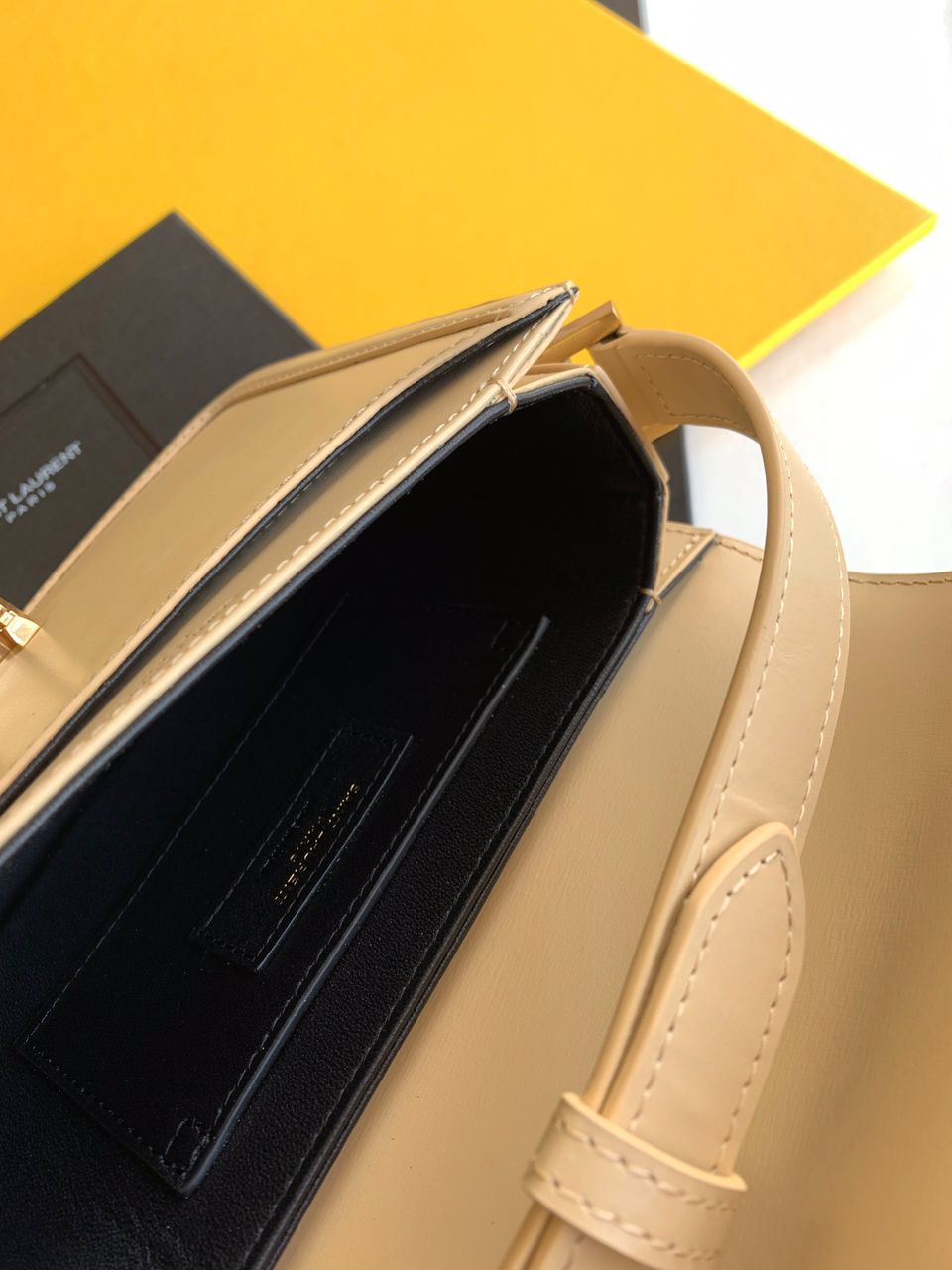 Bolsa Satchel Couro Bege Alça Ajustável