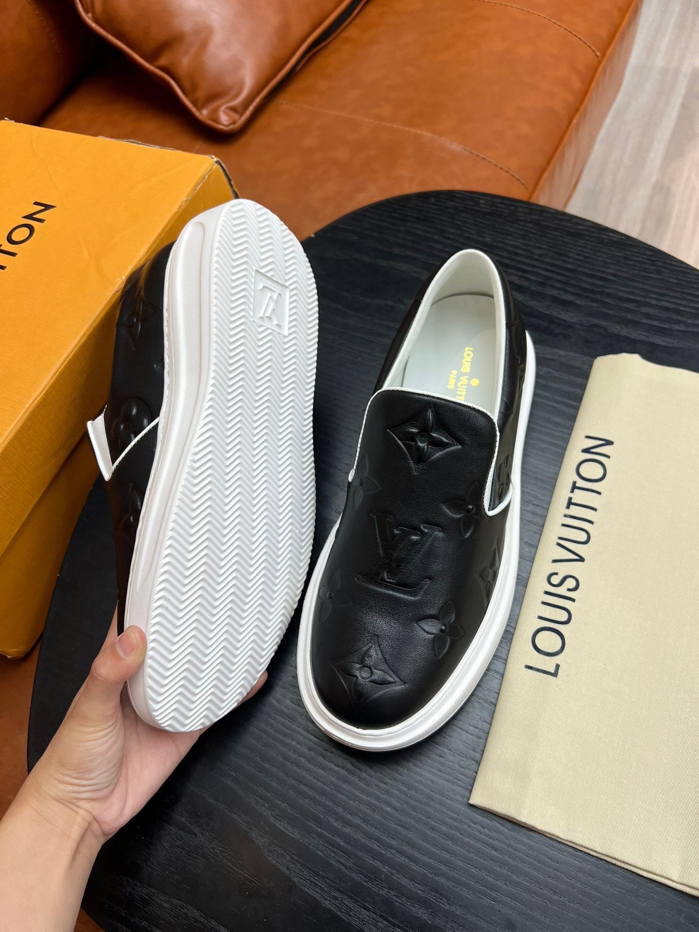 Tênis Slip-On Couro Preto