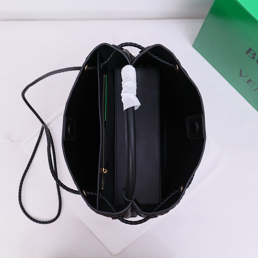 Bolsa Satchel Couro Entrelançado Preto Médio