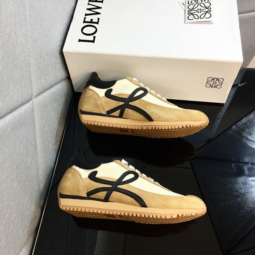 Tênis Runner Malha Gold Detalhe Preto