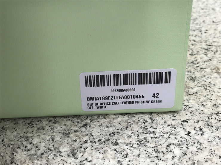 Tênis Couro Branco com Detalhe Verde Listra Lateral