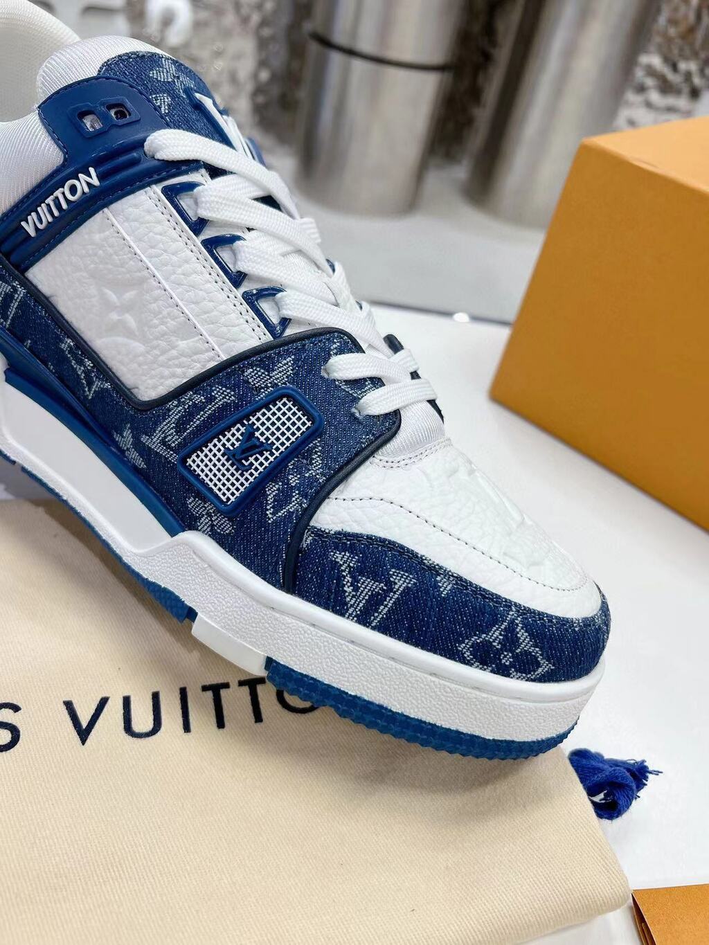 Tênis Casual Couro Jeans Branco Azul Jeans Padrão Monograma Geométrico