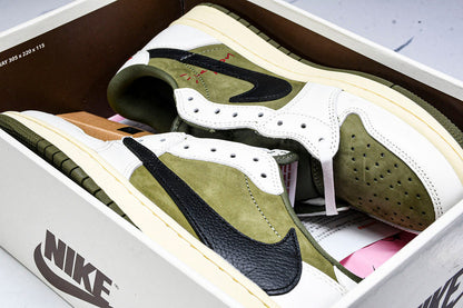 Tênis Cano Baixo Couro Tons de Olive com Detalhes Contrastantes