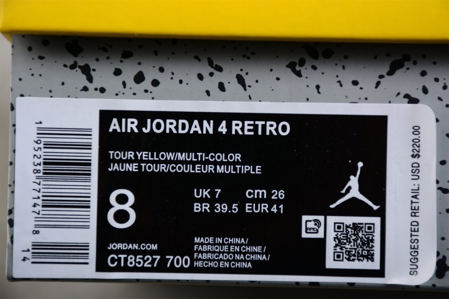 Tênis Cano Alto Basquete Preto Detalhes Amarelo Raio