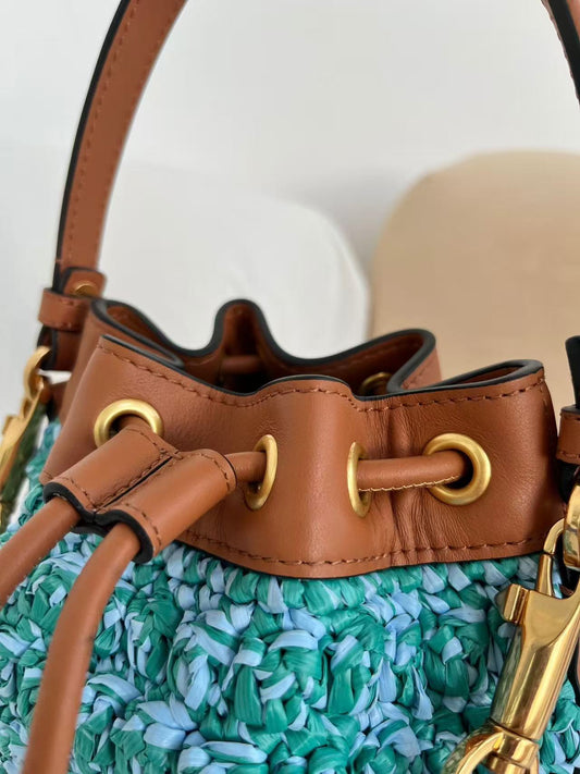 Bolsa Valentino Garavani Signature mini Bucket