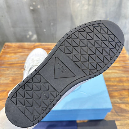 Tênis Couro Cano Baixo Branco Detalhe Preto