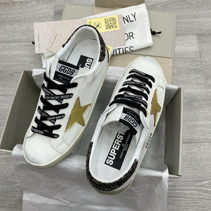 Tênis Couro Branco Estrela Lateral Dourada