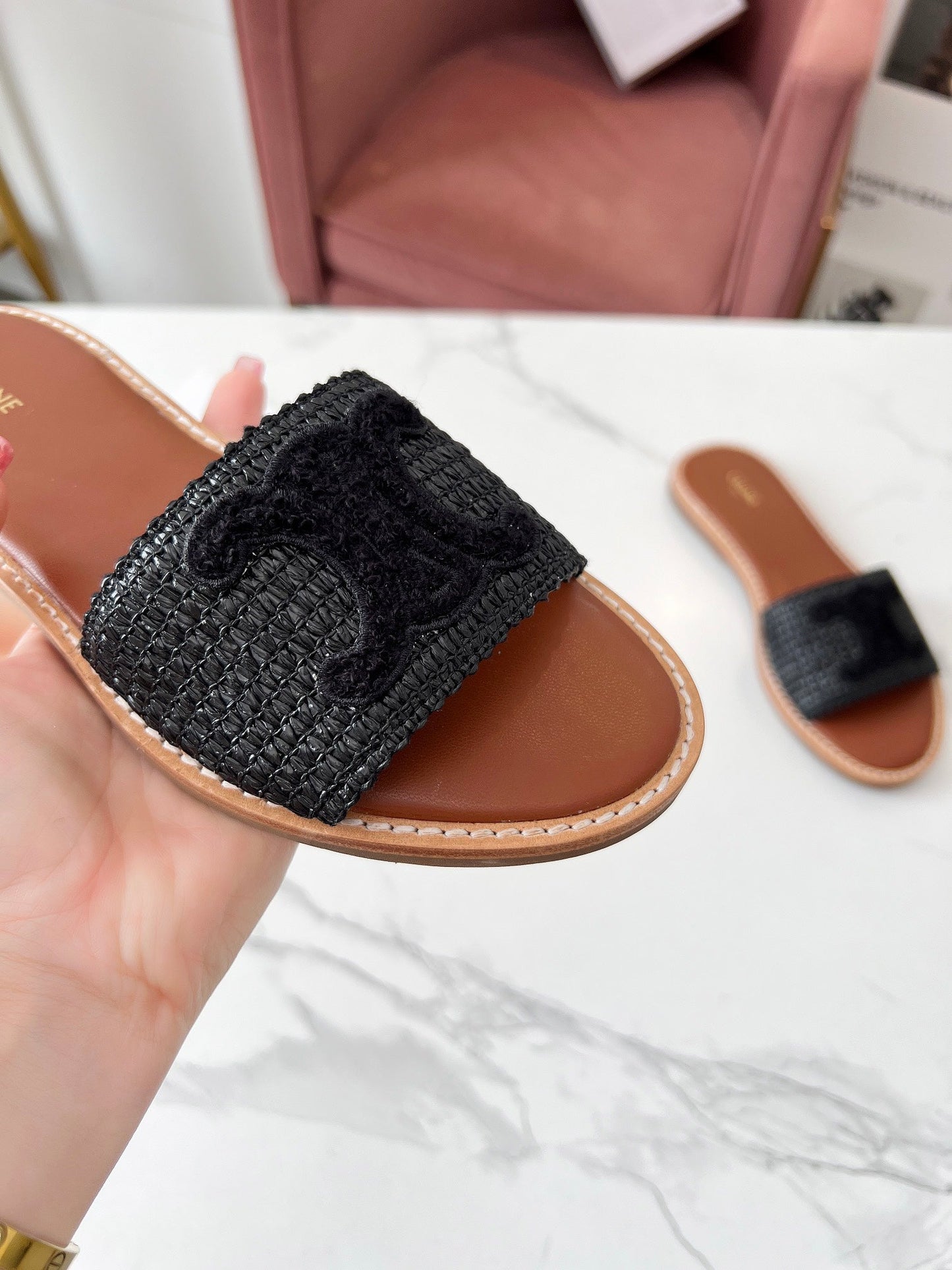 Mule Couro Placa Frontal Dourada