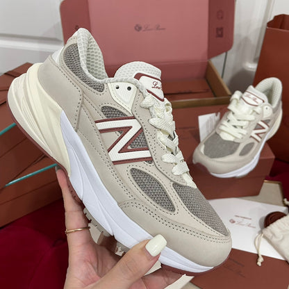 Tênis Runner Malha e Lã Creme Detalhes Laterais