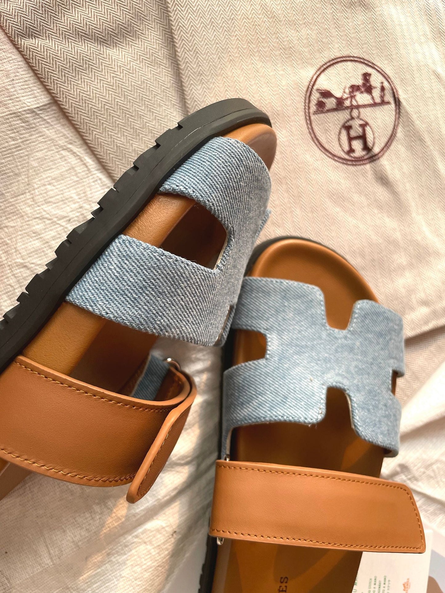 Sandália Couro Jeans Tira em H Vazada