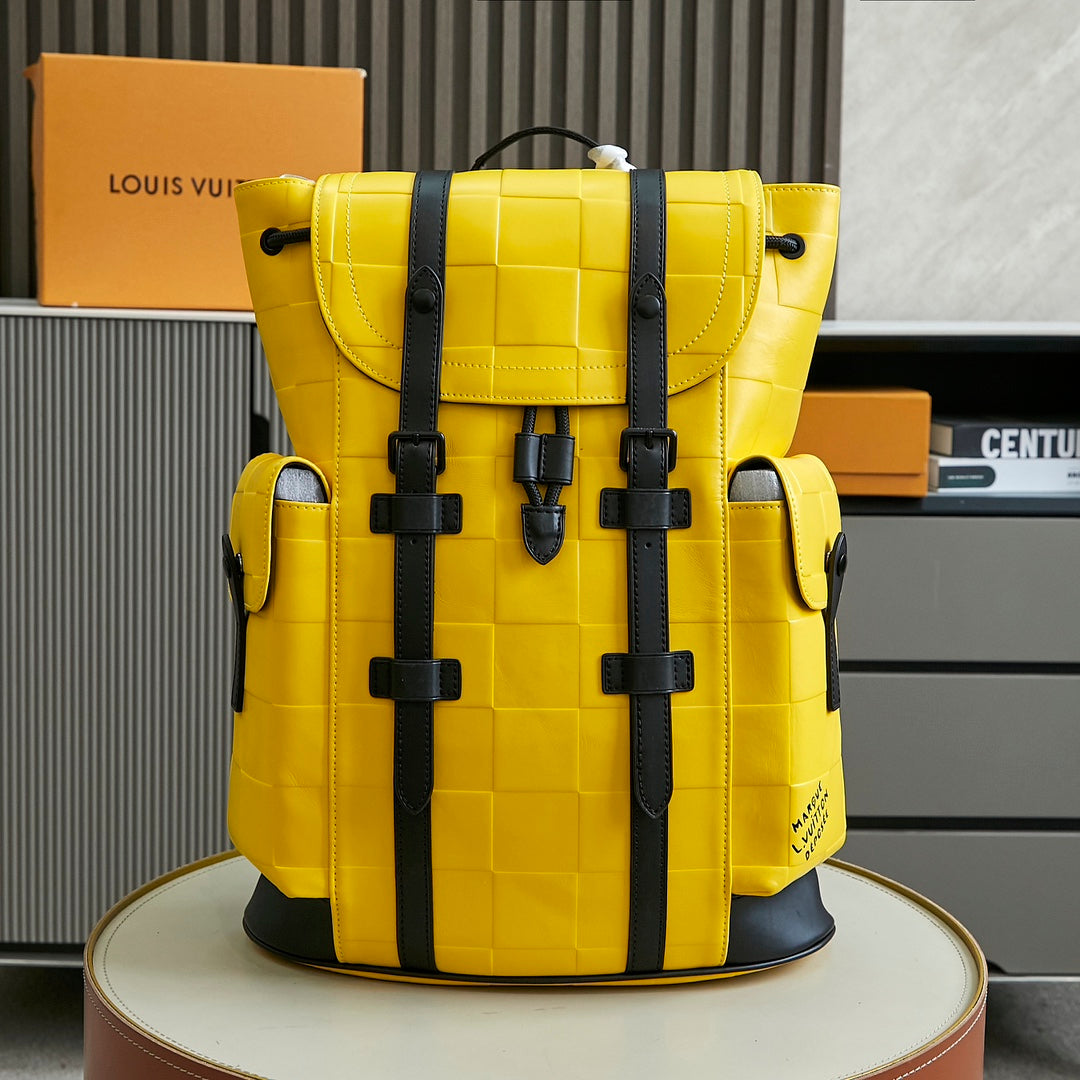 Mochila Couro Amarela Padrão Monograma Geométrico