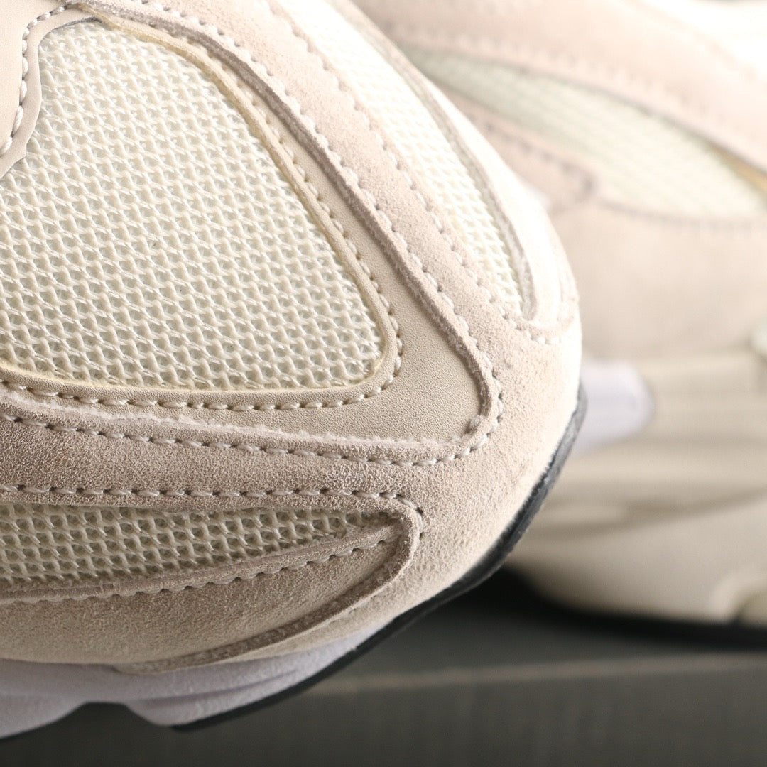 Tênis Runner Camurça Tons Neutros Bege