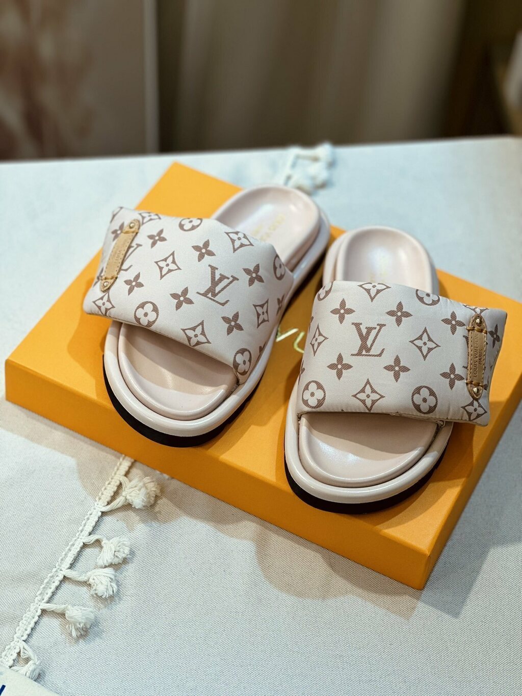 Chinelo Meia-pata Almofadado Azul Claro