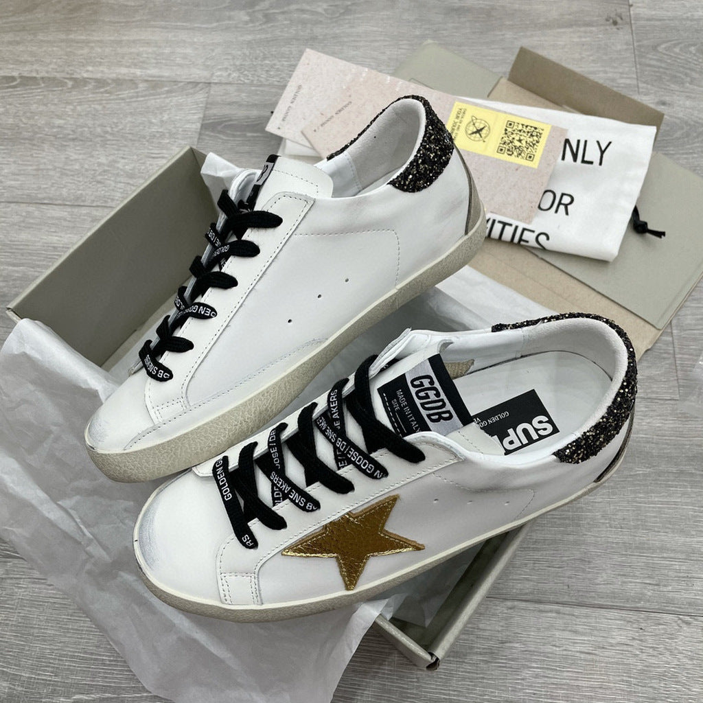 Tênis Couro Branco Estrela Lateral Dourada