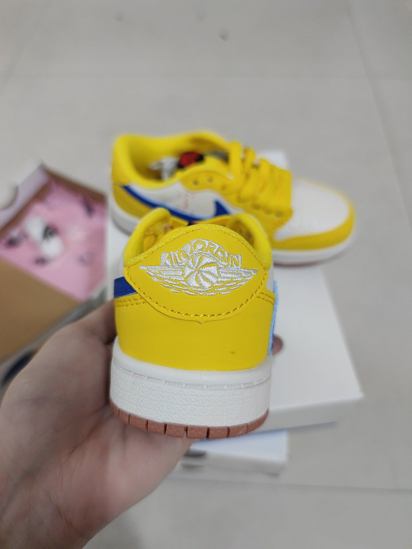 Tênis Cano Alto Basquete Infantil Amarelo Detalhes Marrom