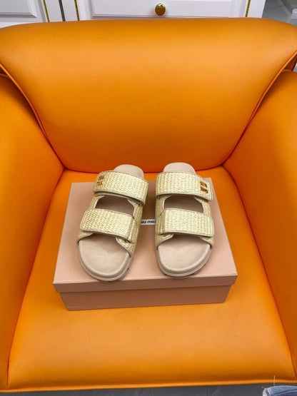 Sandália Flat Couro Minimalista