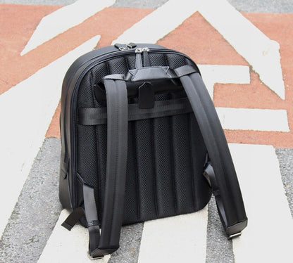 Mochila Nylon Preta com Detalhes Metálicos