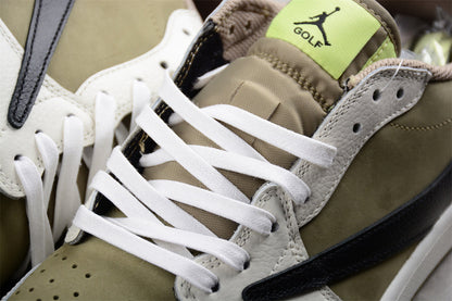 Tênis Cano Baixo Couro Olive com Detalhes Contrastantes