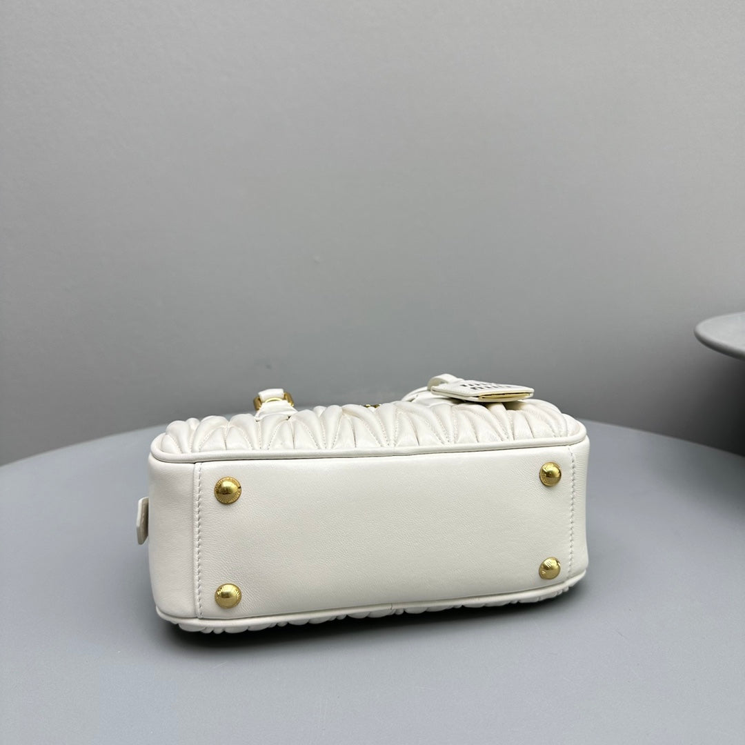 Bolsa Satchel Couro Nappa Acolchoada Bege