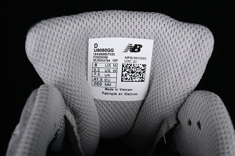 Tênis Runner Cinza Chumbo Detalhes Contrastantes