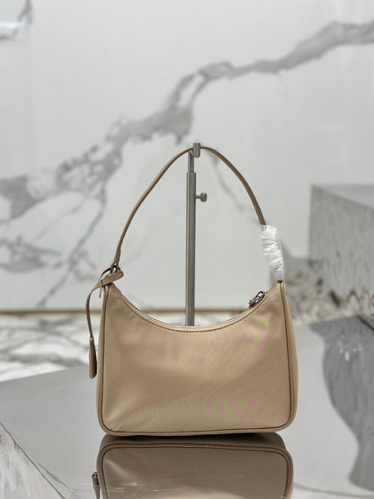 Bolsa Satchel Nylon Preto Mini 20cm