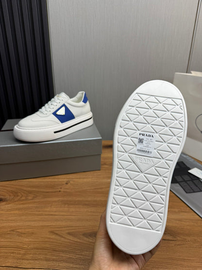 Tênis Casual Couro Azul Detalhes Contrastantes