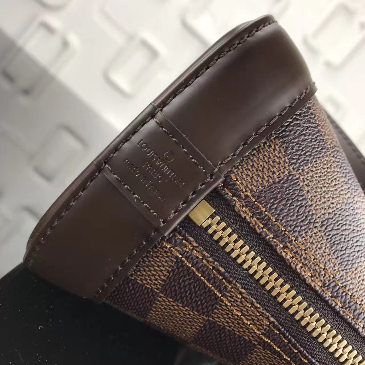 Bolsa Shoulder Couro Padrão Monograma Geométrico
