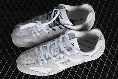 Tênis Runner Malha Branca Detalhe Lateral