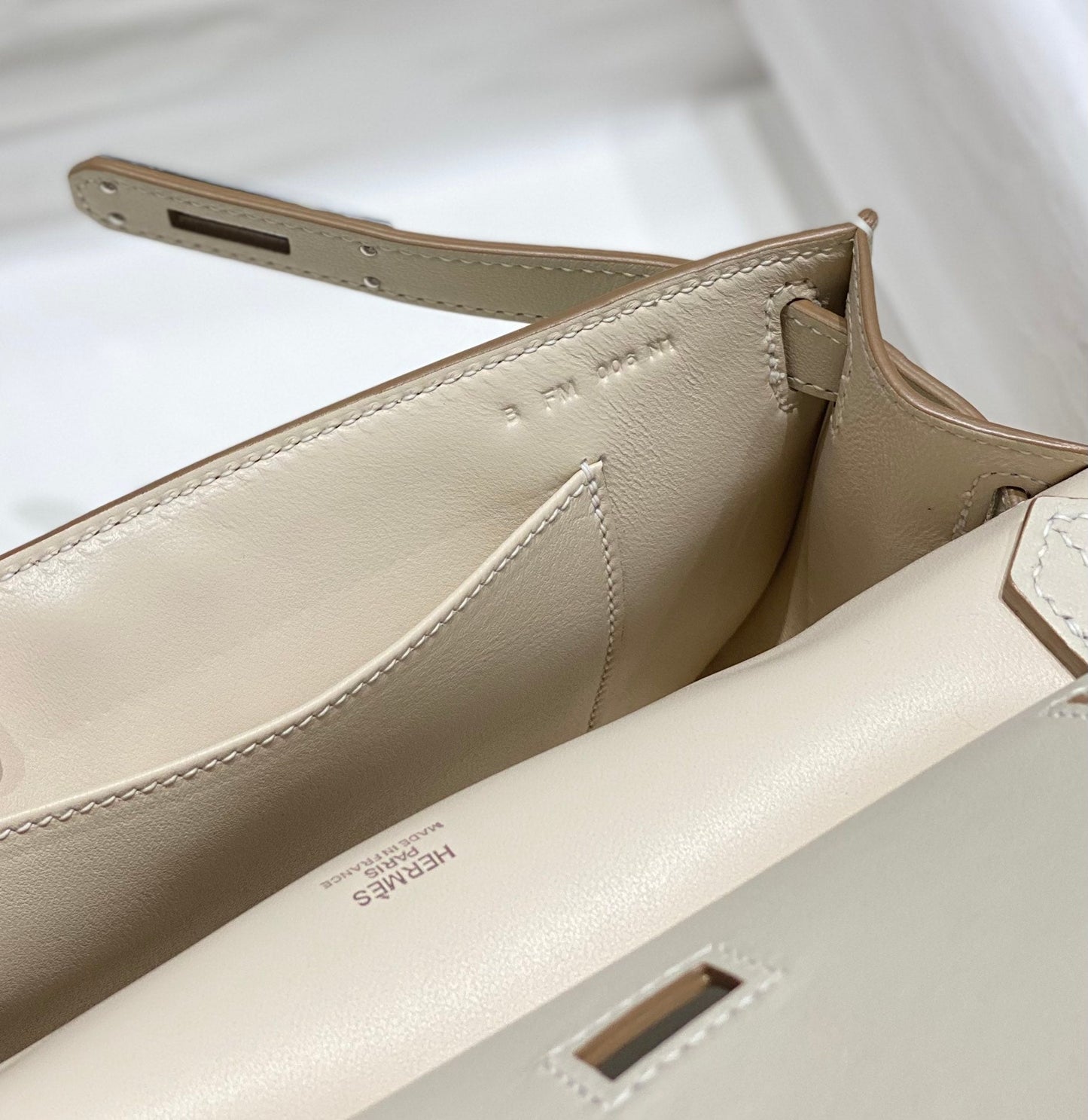 Bolsa Couro Estruturada Mini Alça Ajustável