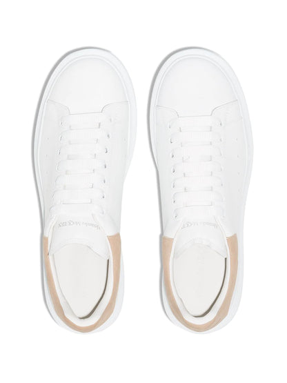 Alexander McQueen Tênis cano baixo com solado chunky