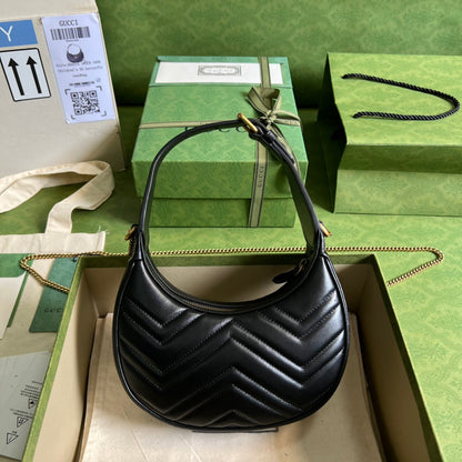 Bolsa Mini Couro Matelassê Letras Entrelaçadas Preto