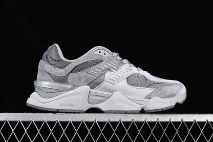 Tênis Runner Cinza Chumbo Detalhes Contrastantes