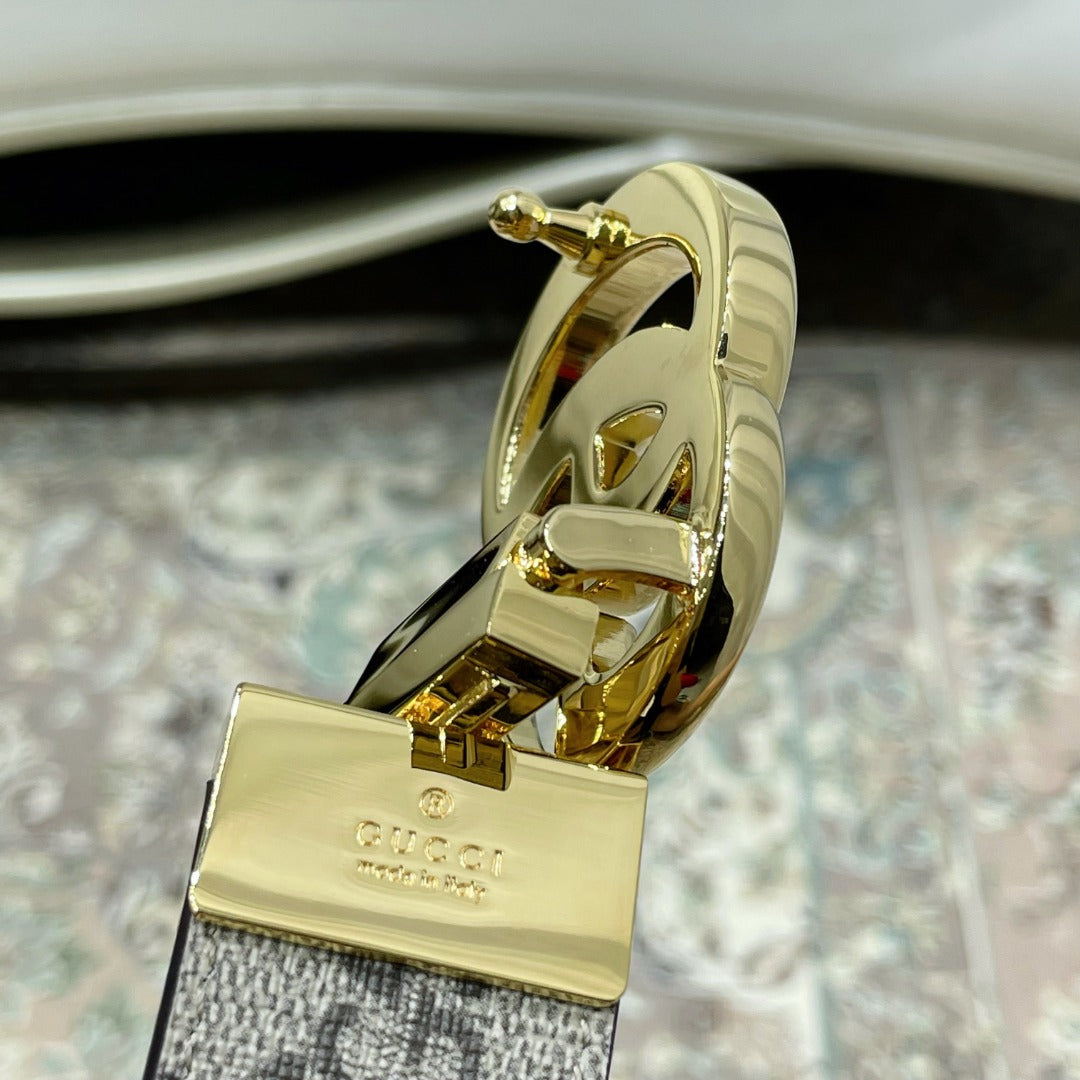 Cinto Couro Preto Fivela Letras Entrelaçadas