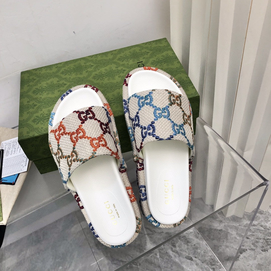 Sandália Plataforma Couro Multicolorida Tiras Arco-Íris