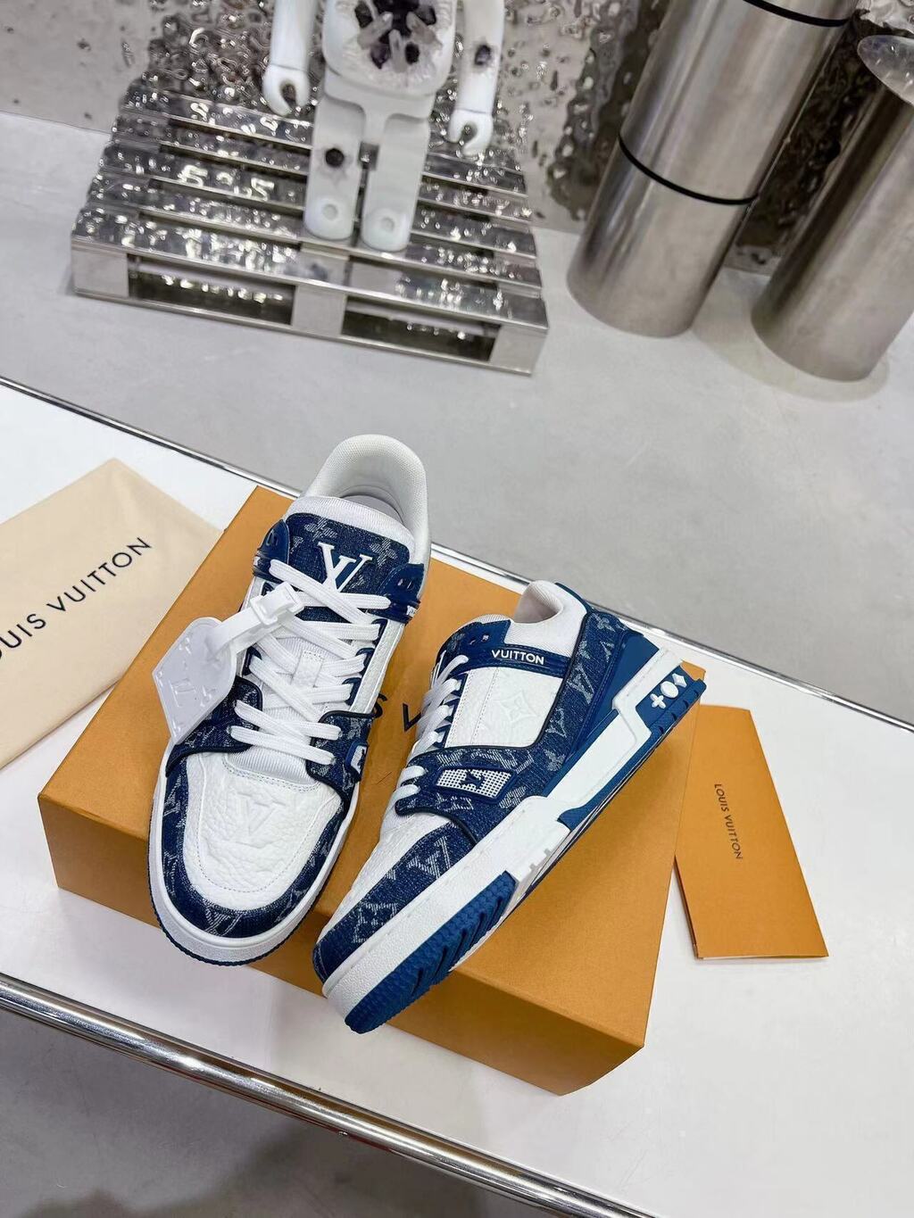 Tênis Casual Couro Jeans Branco Azul Jeans Padrão Monograma Geométrico