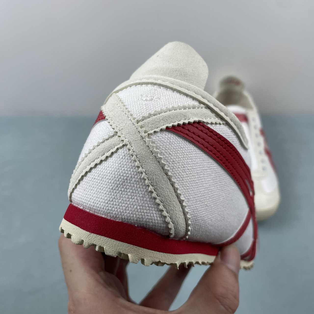 Tênis Couro Estilo Vintage Branco Bordô