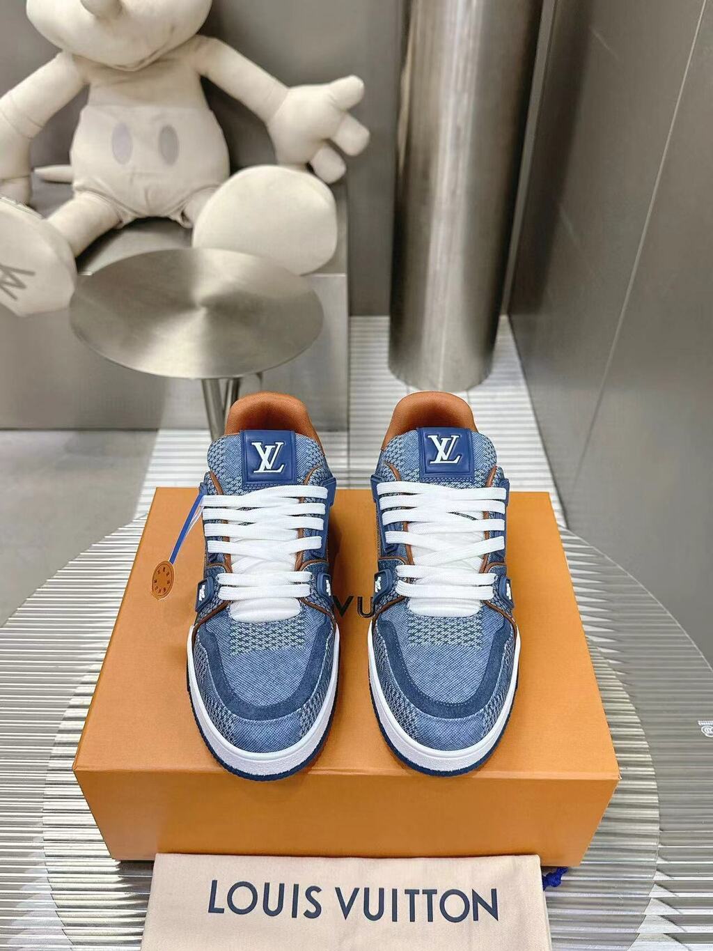 Tênis Couro e Denim Azul Padrão Quadriculado 3D